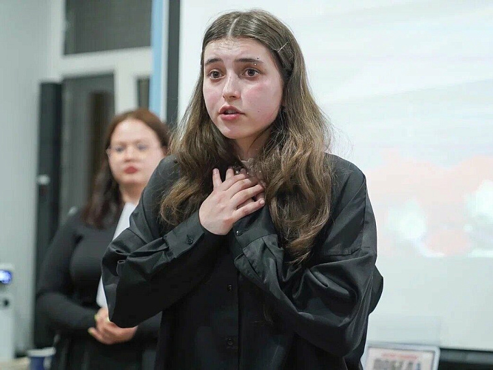 Молодёжное пространство «Зеркало», Петроградская сторона, Санкт-Петербург — рядом с отелем «Огни Петербурга»
