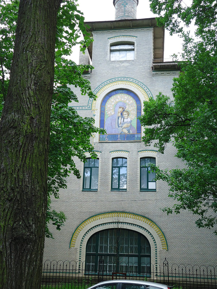 Александровский парк (Петроградская сторона), Петроградская сторона — рядом с отелем «Огни Петербурга», фото 4
