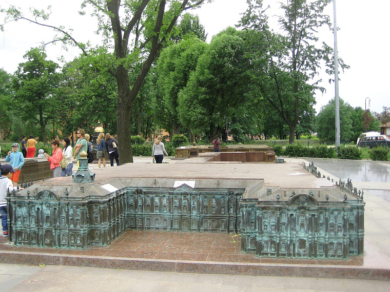 Александровский парк (Петроградская сторона), Петроградская сторона — рядом с отелем «Огни Петербурга», фото 3