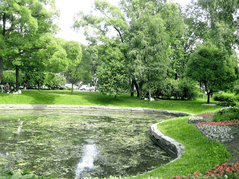 Александровский парк (Петроградская сторона), Петроградская сторона — рядом с отелем «Огни Петербурга», фото 2