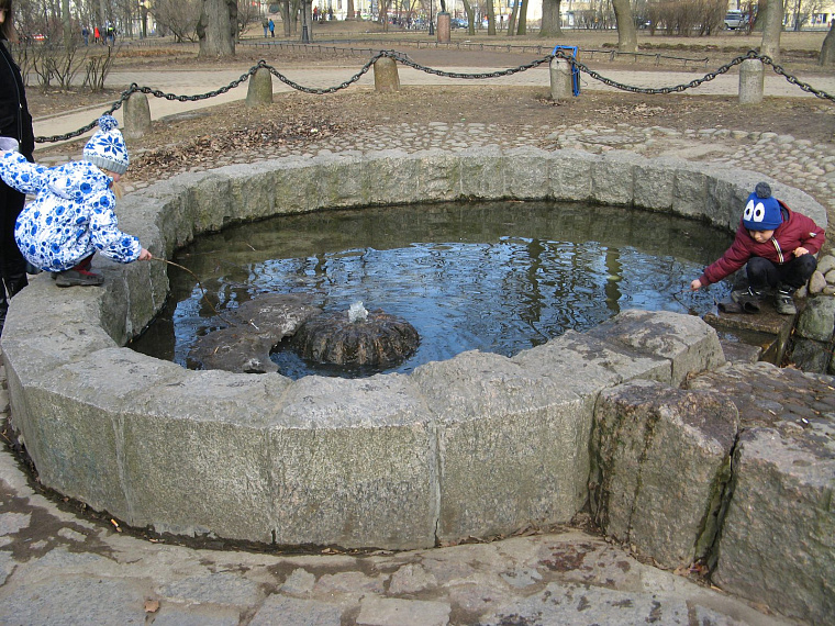 Александровский парк (Петроградская сторона), Петроградская сторона — рядом с отелем «Огни Петербурга», фото 5